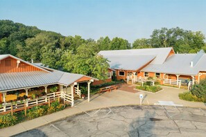 Aerial view - Brown County Inn (Nashville)