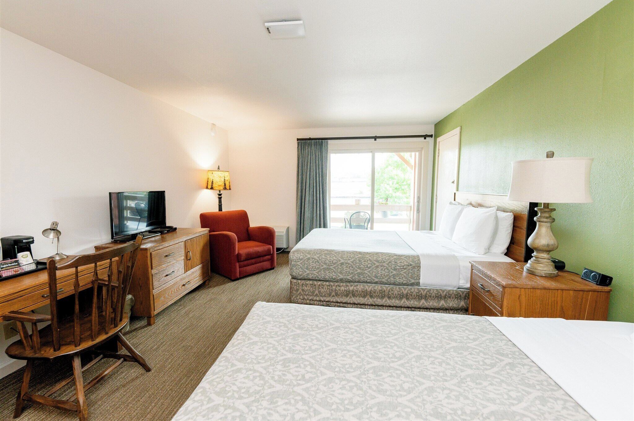 desk, free rollaway beds, free wifi, bed sheets