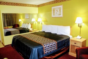 Classic Room, 1 King Bed, Non Smoking | Desk, iron/ironing board, free WiFi, bed sheets - Hutchinson Inn (Hutchinson)