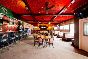 Bar (on property) - Lagana Hotel (Lanigan)