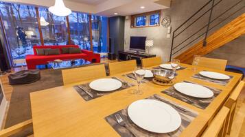 Townhome, 3 Bedrooms | 3 bedrooms, in-room safe, iron/ironing board, bed sheets