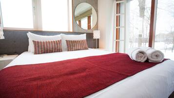 Townhome, 3 Bedrooms | 3 bedrooms, in-room safe, iron/ironing board, bed sheets