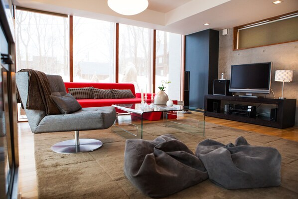 Casa de ciudad, 3 habitaciones | Sala de estar | Televisión de pantalla plana 