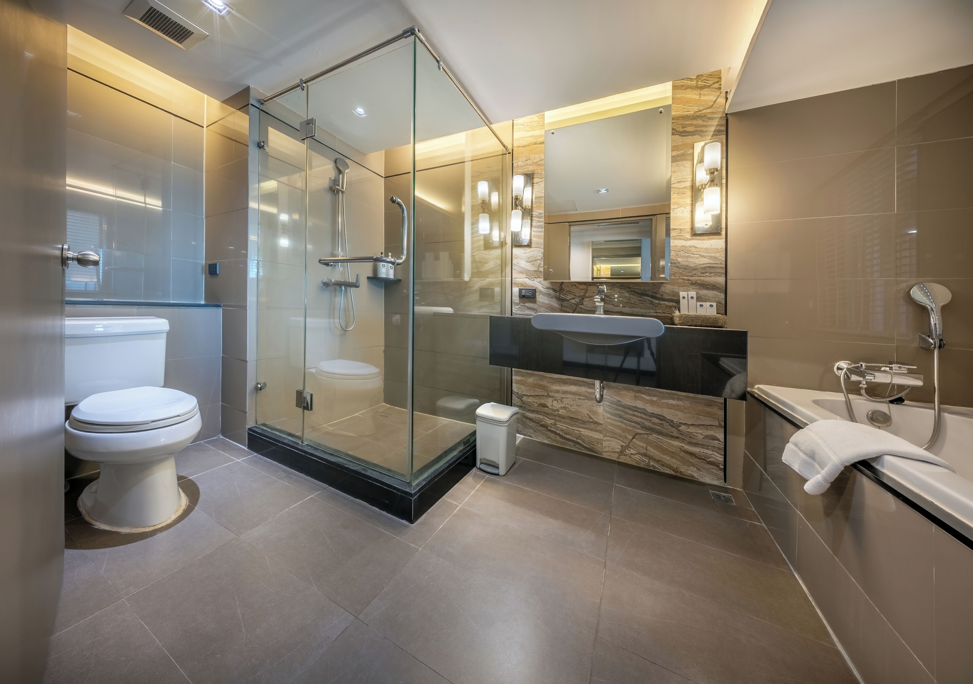 Foto - Royal Benja Hotel - Big Rooms, Family Friendly