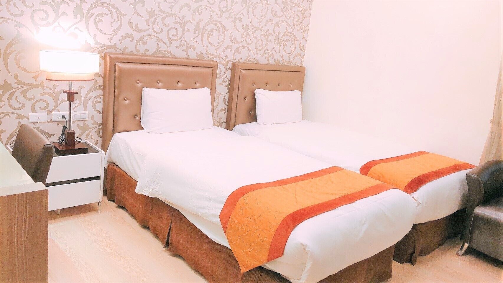 standard double room | 1 bedroom, minibar, in-room safe, desk