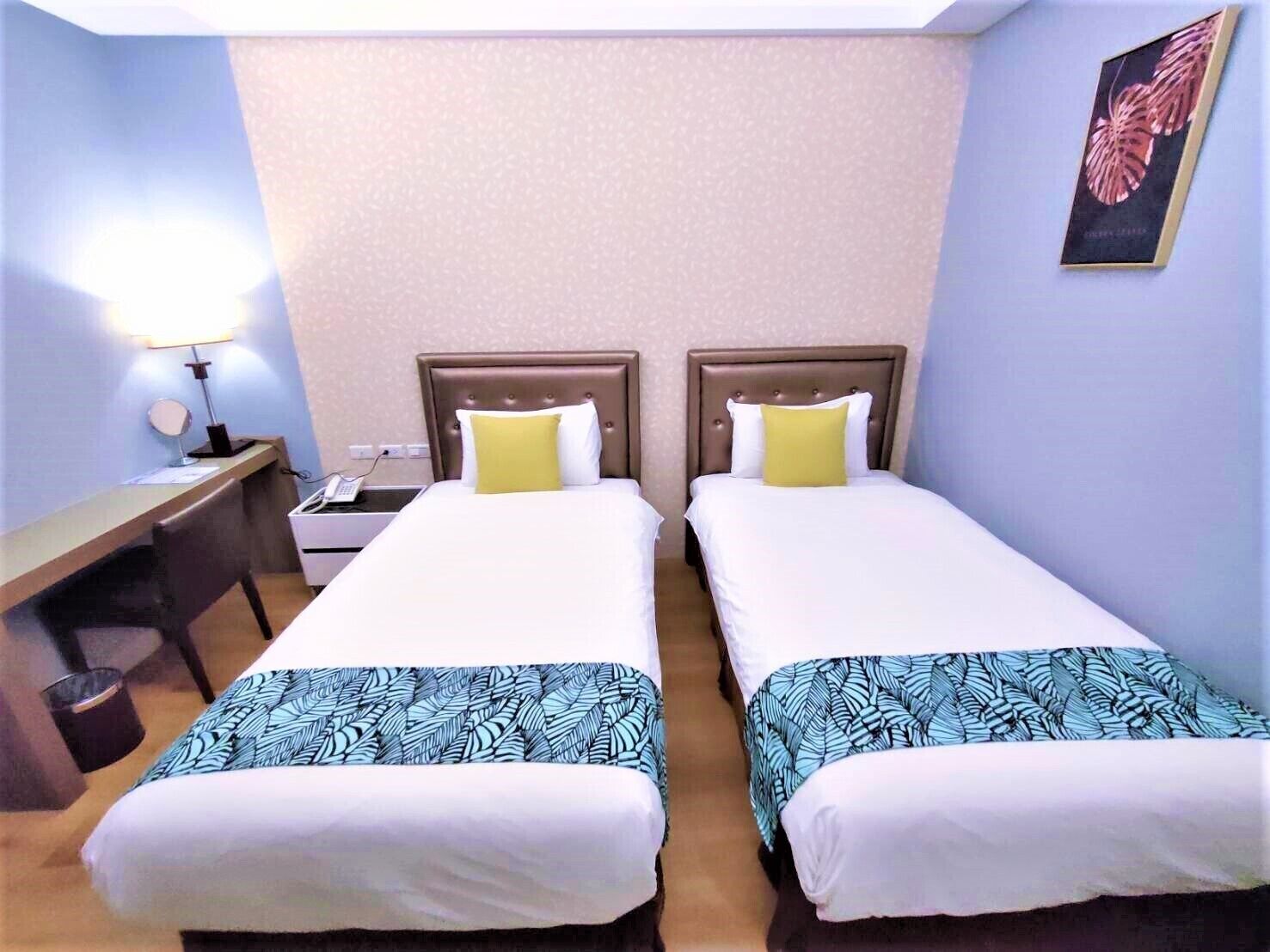standard double room | 1 bedroom, minibar, in-room safe, desk
