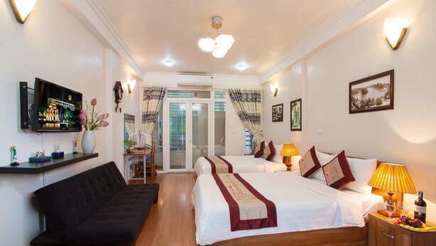 Family Room, 1 Bedroom, Private Bathroom, City View | 1 bedroom, premium bedding, minibar, in-room safe - Hanoi Old Quarter Homestay (Hanoi)