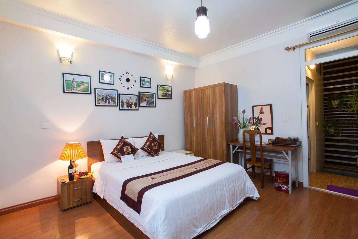Deluxe Room, 1 Queen Bed, Ensuite