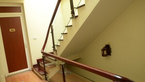 Staircase - Hanoi Old Quarter Homestay (Hanoi)
