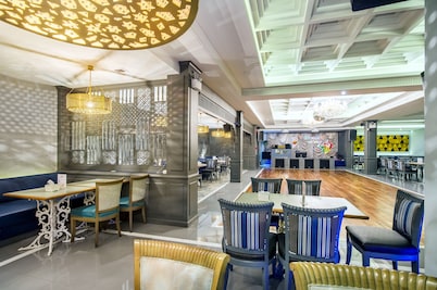Royal Rattanakosin Hotel