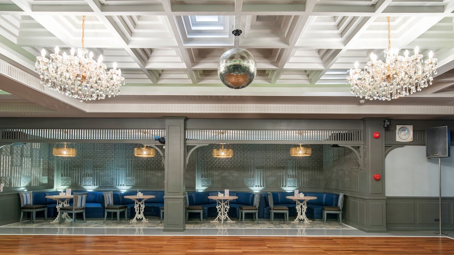 Royal Rattanakosin Hotel
