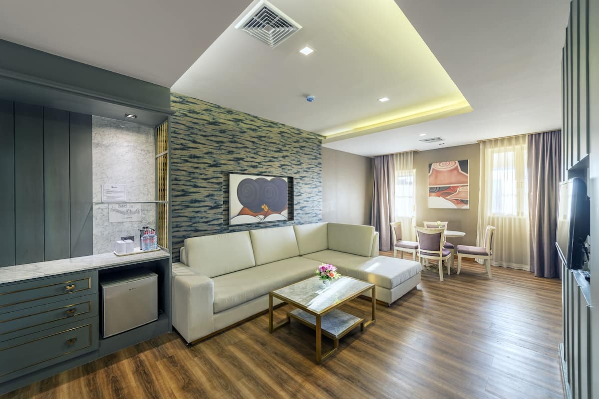 Suite, 2 Bedrooms | Desk, soundproofing, free WiFi