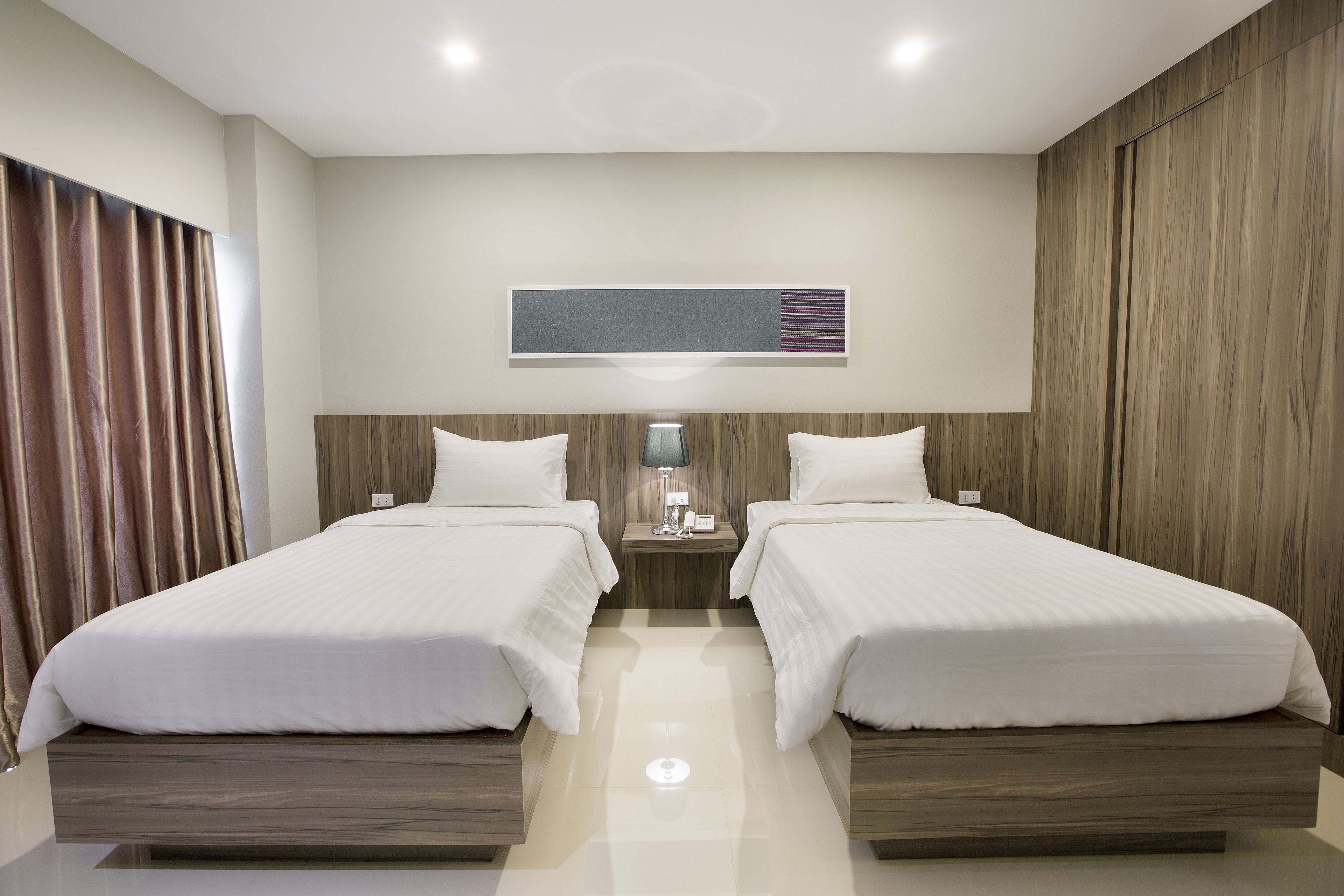 Premier Twin Room | Desk, free WiFi, bed sheets