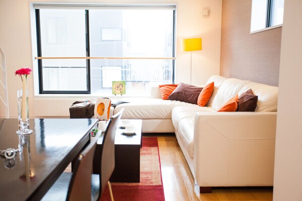 Apartment, 2 Bedrooms | Living room