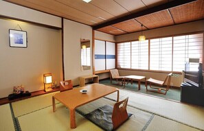 Phòng truyền thống, không hút thuốc, quang cảnh thành phố (Japanese-Style) | Khu vực ăn uống tại phòng