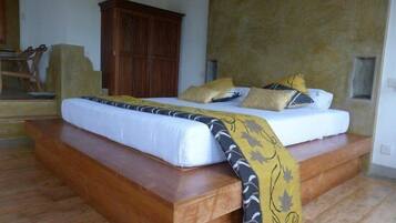 Deluxe Double Room, 1 Double Bed, Hill View | 1 bedroom, premium bedding, iron/ironing board, cribs/infant beds