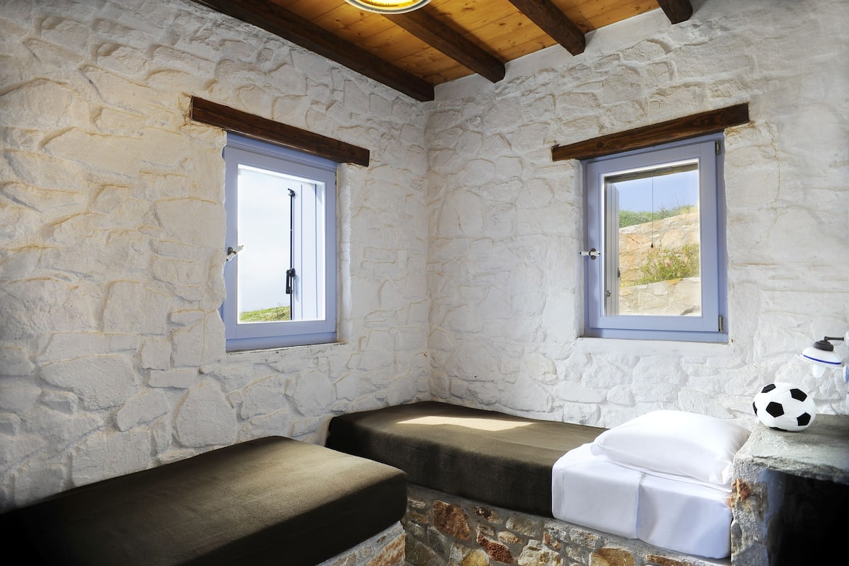 Vila, 2 kamar tidur, pemandangan laut | Seprai premium, setrika/meja setrika, dan tempat tidur bayi gratis