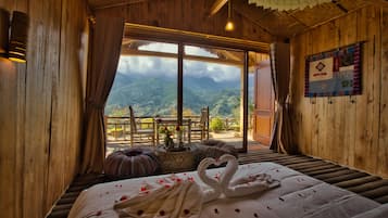 Superior Chalet | Individually decorated, individually furnished, desk, free WiFi