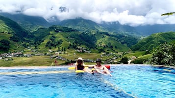 Outdoor pool, pool loungers