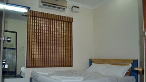 Classic Double Room, 1 Bedroom | 1 bedroom, desk, WiFi (free), bed sheets - Metro Park (Chennai)