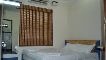 ห้องคลาสสิกดับเบิล, 1 ห้องนอน | 1 ห้องนอน, โต๊ะทำงาน, Wi-Fi ฟรี, ผ้าปูที่นอน