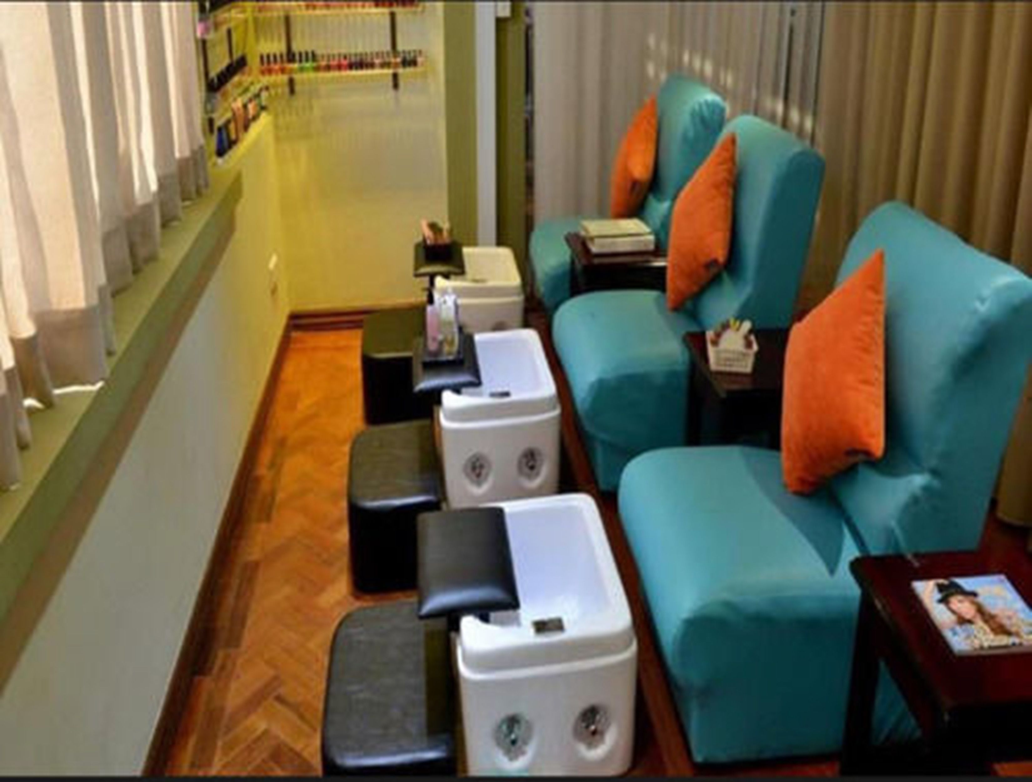 couples treatment room(s), body treatments, aromatherapy