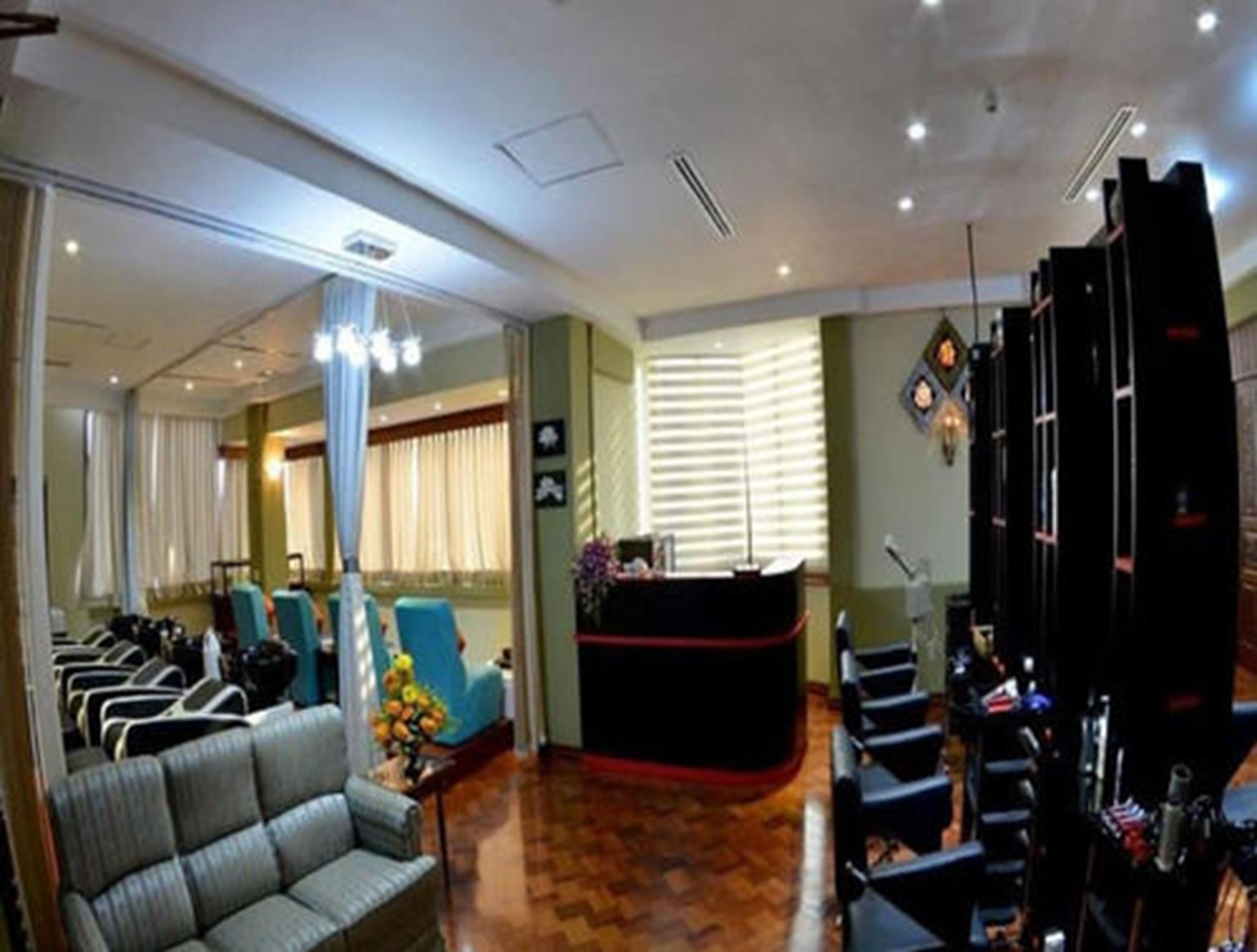 couples treatment room(s), body treatments, aromatherapy