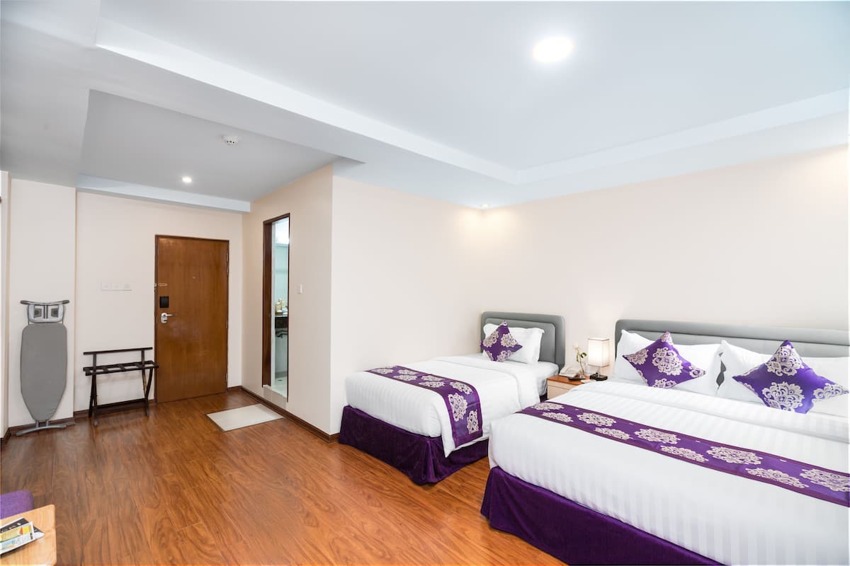 Deluxe Family Room