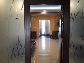 1 bedroom, premium bedding, in-room safe, iron/ironing board - Sovereign Suites (Bengaluru)