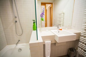 Apartment, 3 Bedrooms | Bathroom - Yuki Yama (Kutchan)
