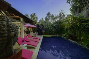 Outdoor pool - Lombok Senggigi Hotel (Senggigi)