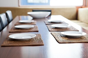Townhome, 5 Bedrooms | In-room dining