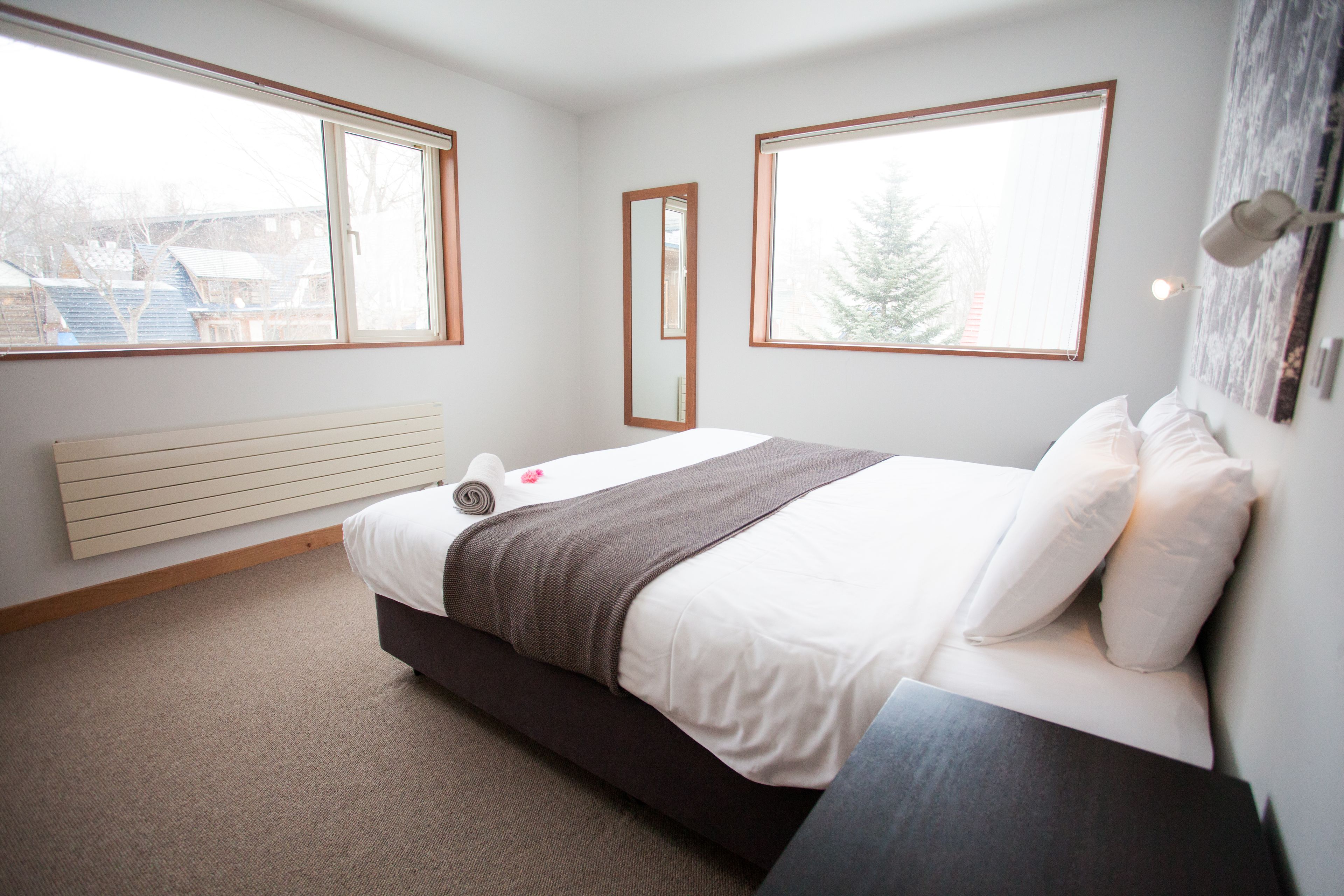 5 bedrooms, in-room safe, iron/ironing board, free WiFi