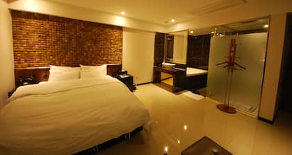 Hotel BUTI &