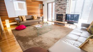 37-inch flat-screen TV with digital channels, Smart TV