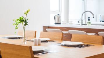 Townhome, 4 Bedrooms | In-room dining