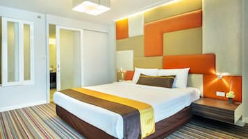 Minibar, escritorio, camas plegables/adicionales y wifi