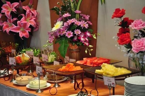 Thức ăn và đồ uống