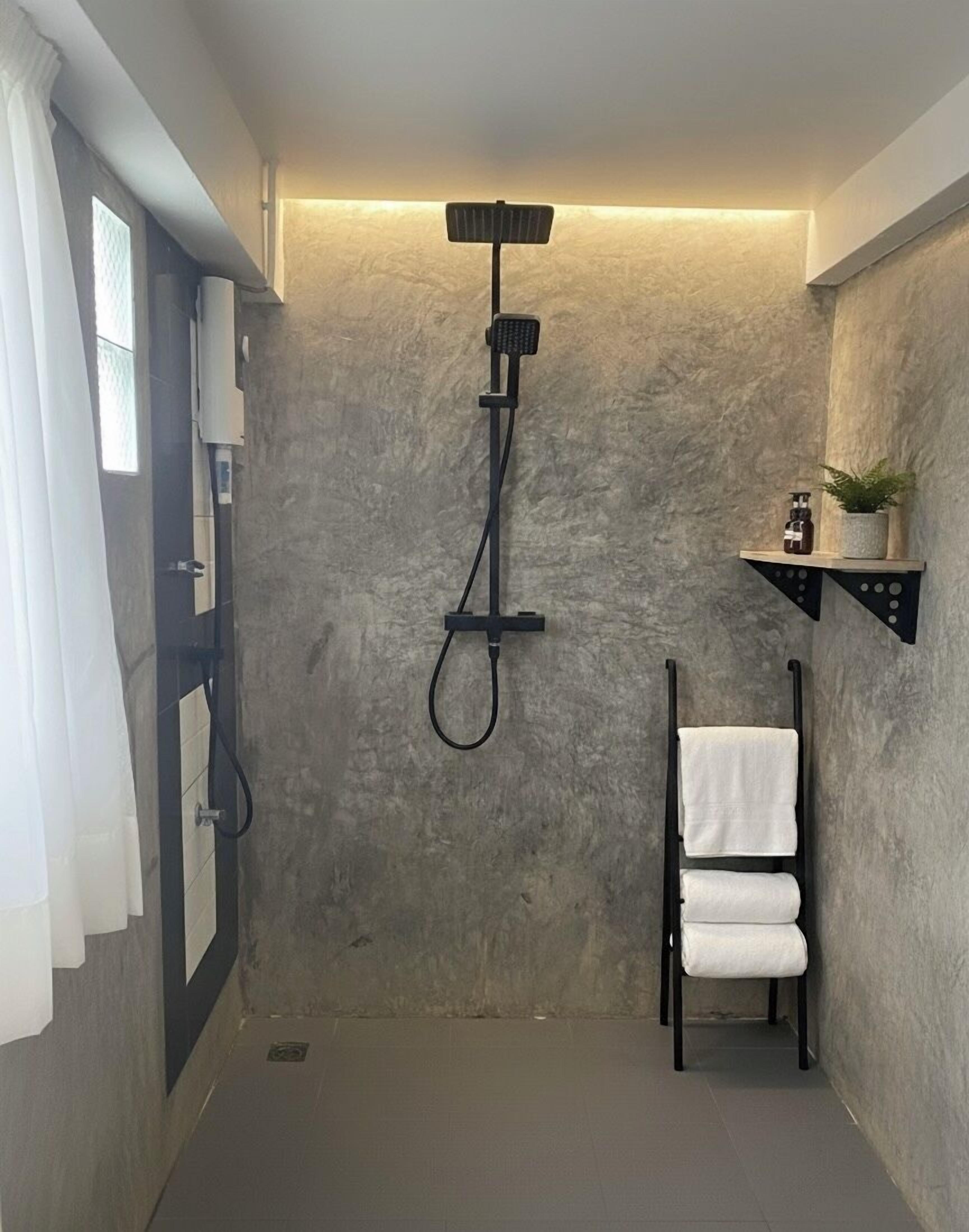 Standard Room | Bathroom