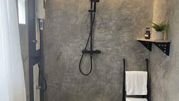 Standard Room | Bathroom