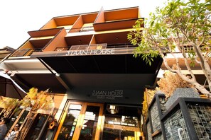 Front of property - 3Laan House (Chiang Mai)