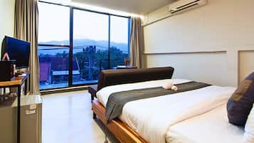 Desk, free WiFi, bed sheets