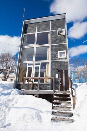 Front of property - Yotei Cottage (Kutchan)
