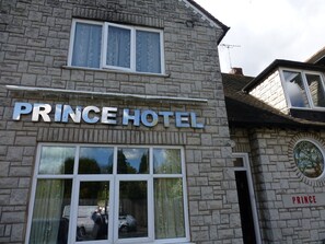 Exterior - Prince Hotel (Birmingham)