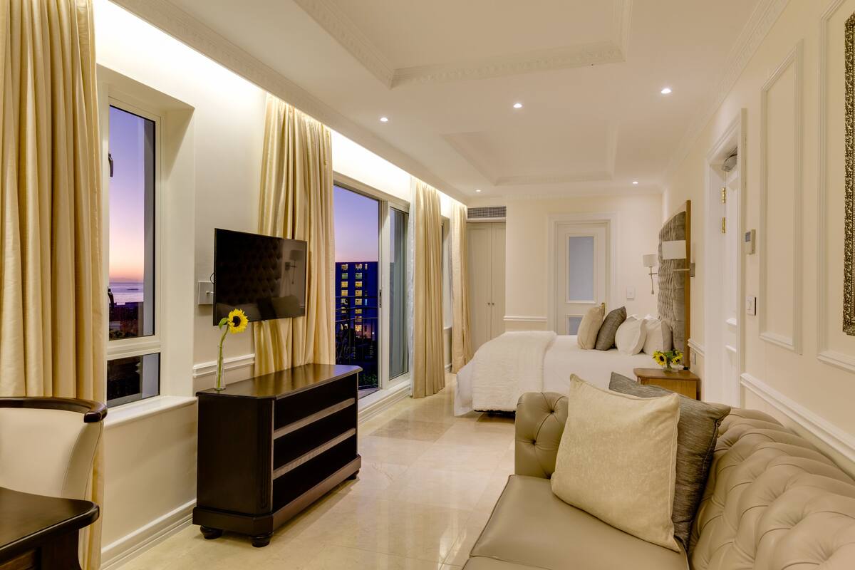 Studio (Apartment) | Living area | Flat-screen TV