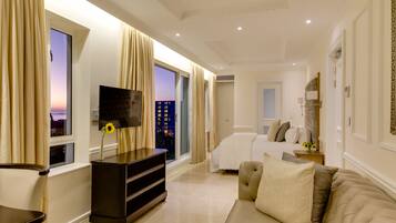 Studio (Apartment) | Khu phòng khách | TV màn hình phẳng