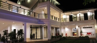 Be-ing Suites