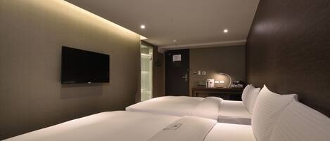 Deluxe Quadruple Room, 2 Double Beds