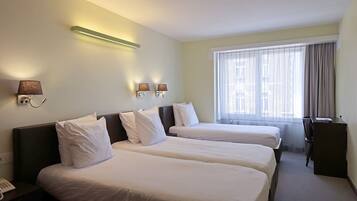 Daunenbettdecken, Schreibtisch, Babybetten, kostenloses WLAN