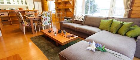 Apartment, 3 Bedrooms | 3 bedrooms, premium bedding, cribs/infant beds, free WiFi